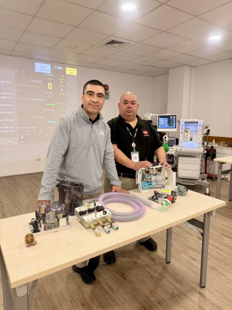 Juan Pablo Rojas y Valmore Celis, Especialistas Técnicos PV Equip